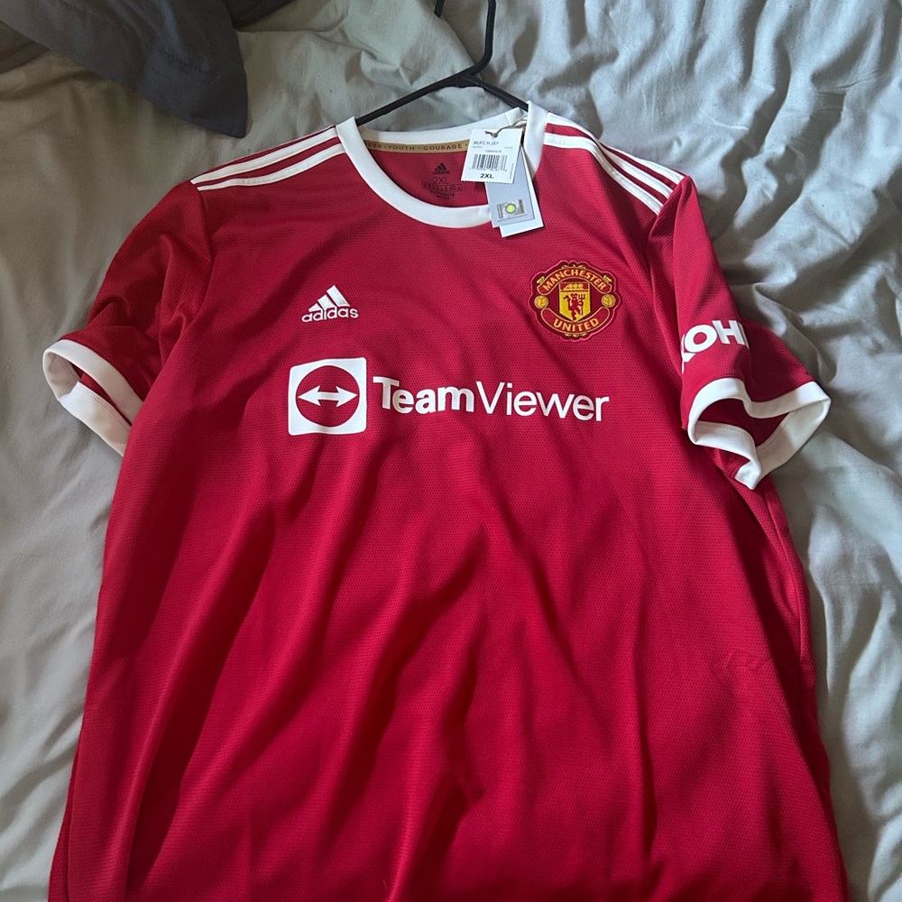 Manchester United adidas jersey